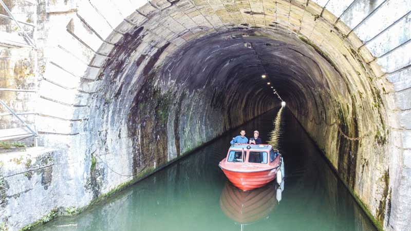 På-vej-ud-af-tunnel-Frankrig-800